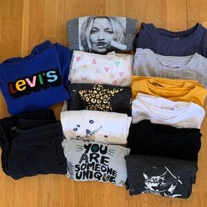 Girls bundle. Long sleeve shirts and sweatpants. Size S